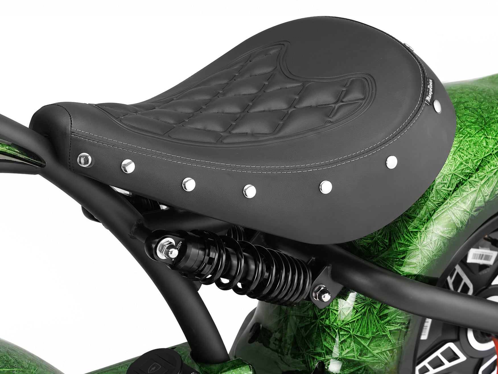 Side view of the spring-mounted seat with rivets on the Eahora M1PS Outlaw Green electric motorcycle